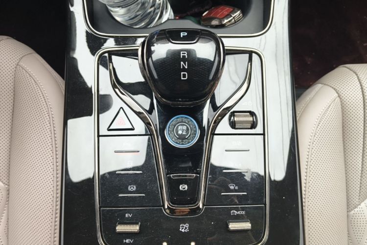 BYD Han 2024 immagine di auto #14