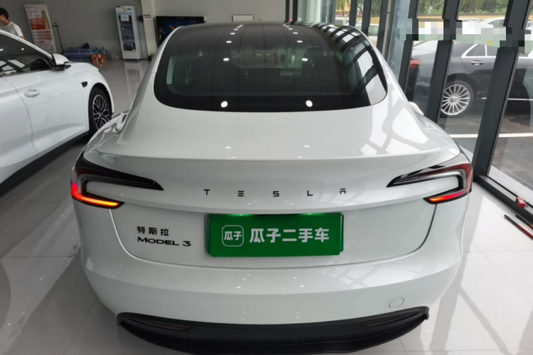 Tesla Model 3 2026 car image #6
