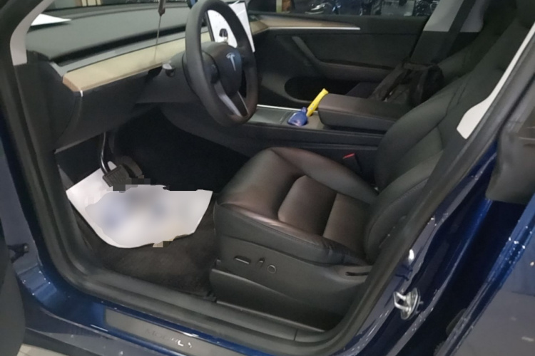 Tesla Model Y 2023 #15 Tesla Model Y 2023 car image #15