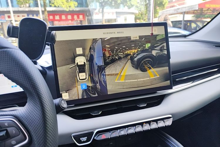 GEELY Coolray 2025 изображение автомобиля #13