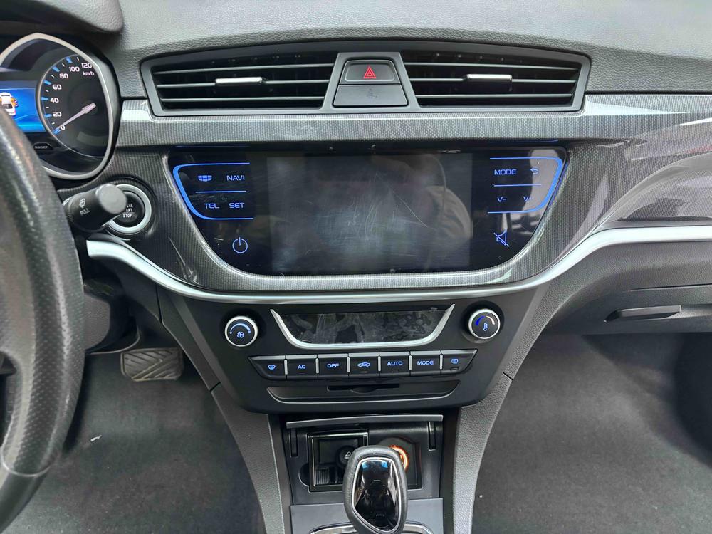 GEELY Emgrand 2017 #25 GEELY Emgrand 2017 car image #25