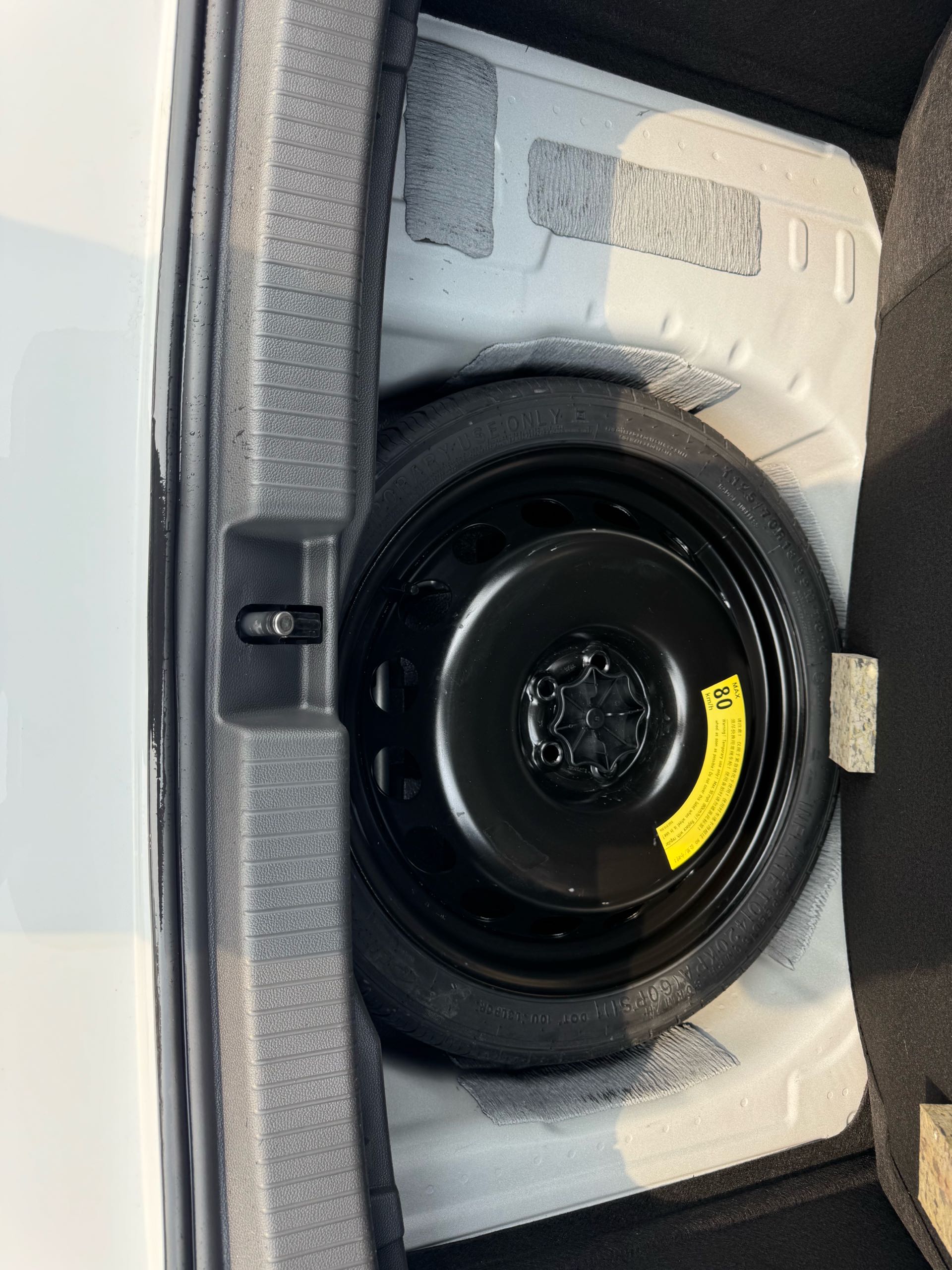 Volkswagen T-Cross 2023 car image #17