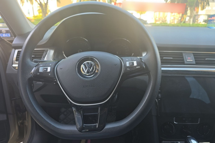 Volkswagen Bora 2018 car image #11