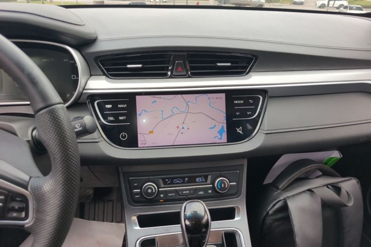 GEELY Emgrand 2019 car image #13