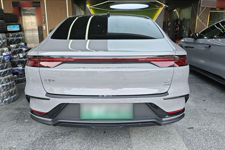 BYD Han 2024 car image #6