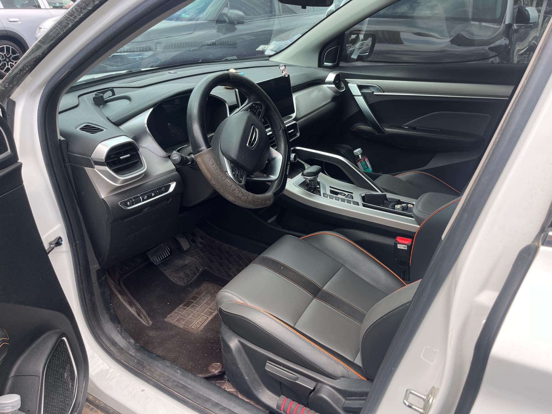 GEELY Coolray 2023 car image #4
