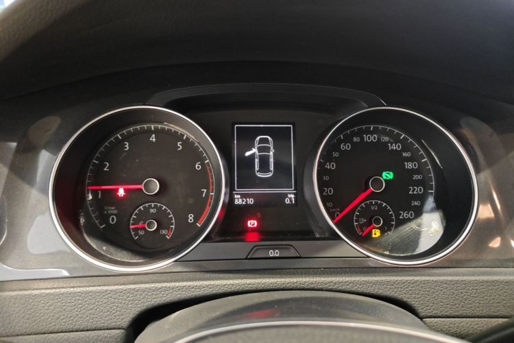 Volkswagen Golf 2018 car image #12