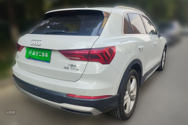 Audi Q3 2022 car image #7