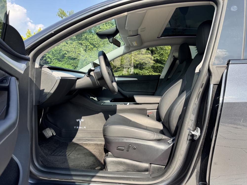 Tesla Model Y 2025 car image #22