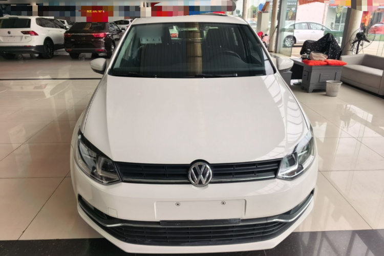 Volkswagen Polo 2019 car image #3