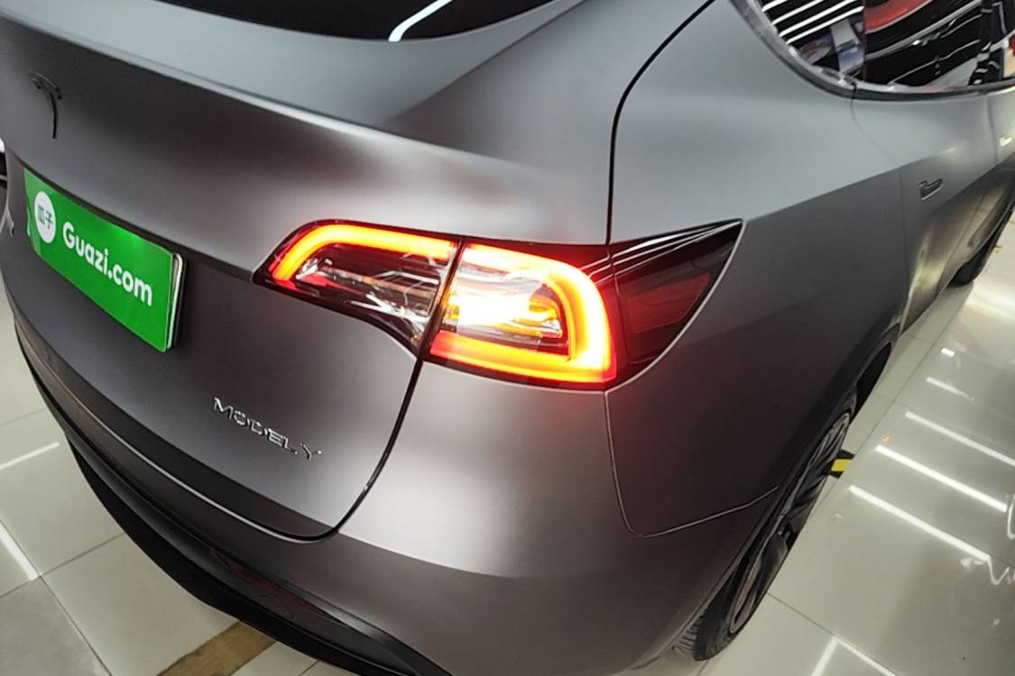 Tesla Model Y 2024 car image #7