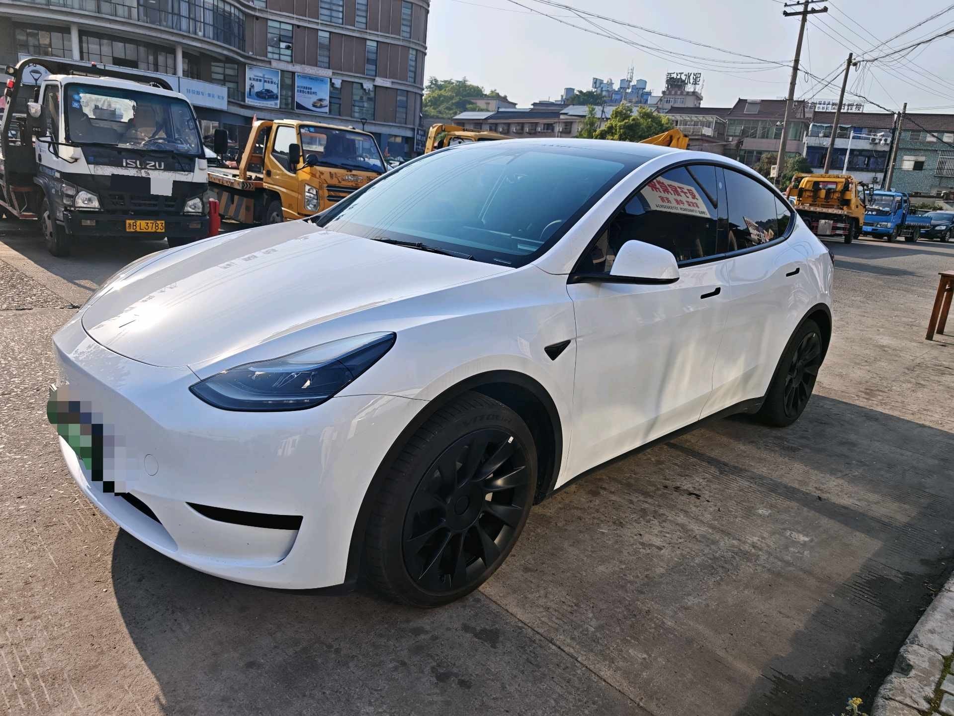 Tesla Model Y 2022 Tesla Model Y 2022 car image