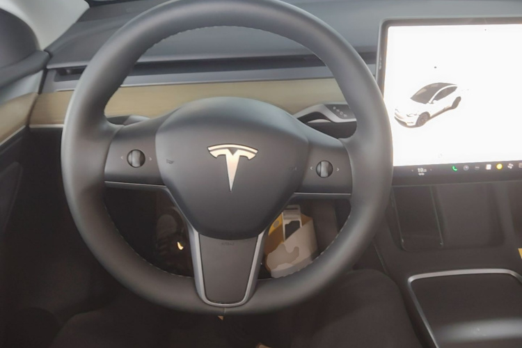 Tesla Model Y 2023 #11 Tesla Model Y 2023 car image #11