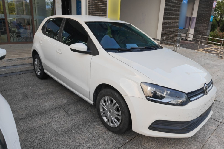 Volkswagen Polo 2019 car image #4