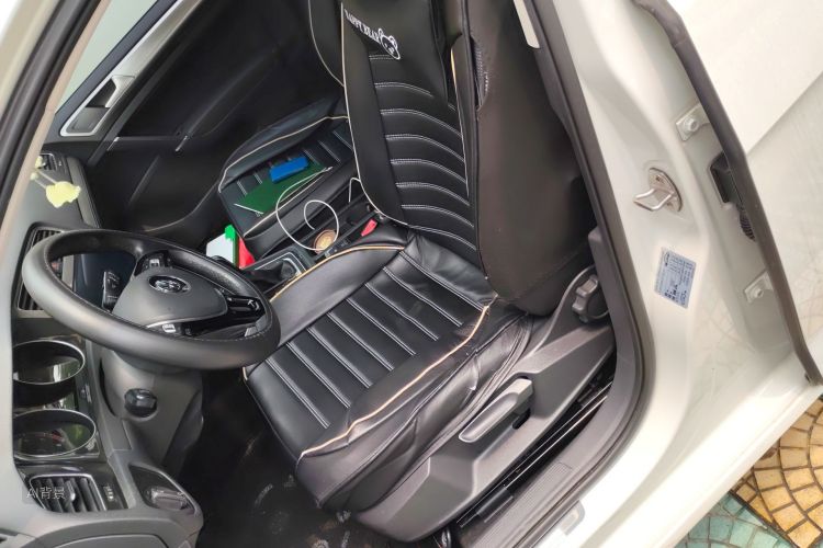 Volkswagen Golf 2018 car image #17