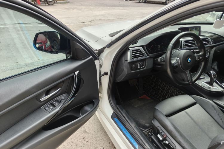 BMW 3 Series 2018 #16 BMW 3 Series 2018 immagine di auto #16