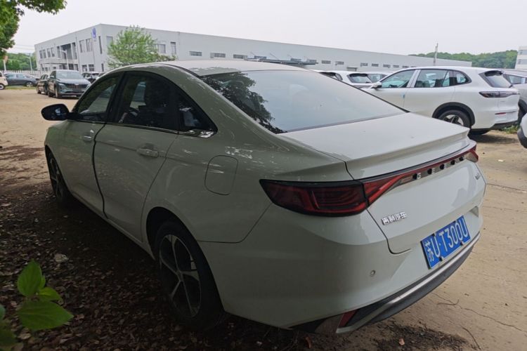 GEELY Emgrand L 2022 car image #5