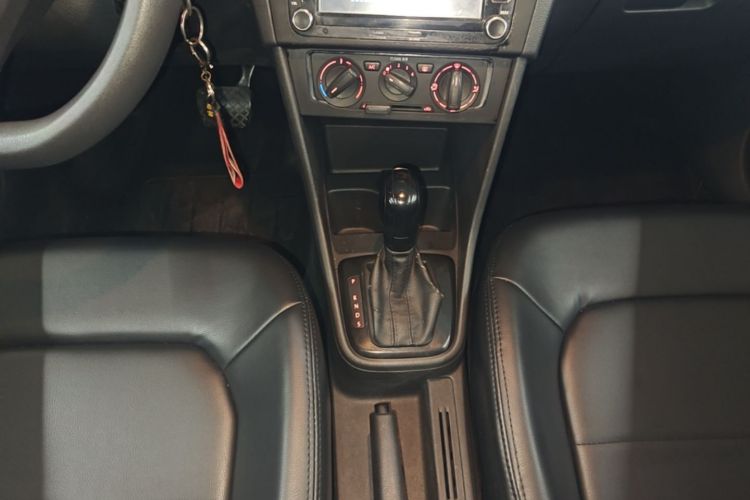 Volkswagen Santana 2015 immagine di auto #18