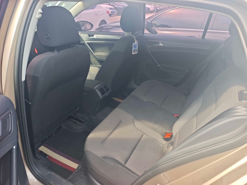 Volkswagen Golf 2017 car image #3