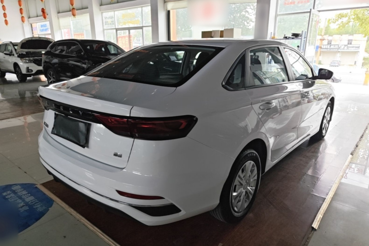GEELY Emgrand 2026 car image #5