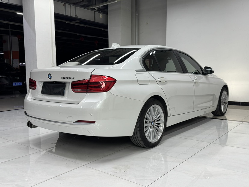 BMW 3 Series 2018 #8 BMW 3 Series 2018 car image #8