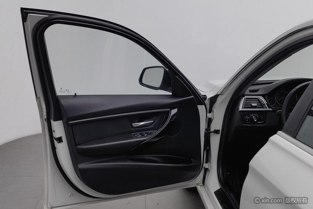 BMW 3 Series 2017 #22 BMW 3 Series 2017 car image #22