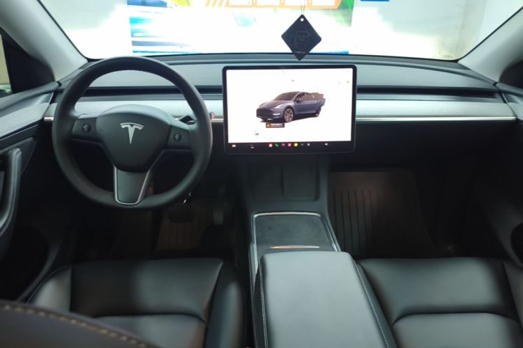 Tesla Model Y 2024 #10 Tesla Model Y 2024 immagine di auto #10