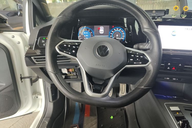Volkswagen Golf 2022 car image #11