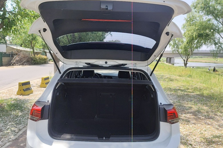 Volkswagen Golf 2022 изображение автомобиля #19