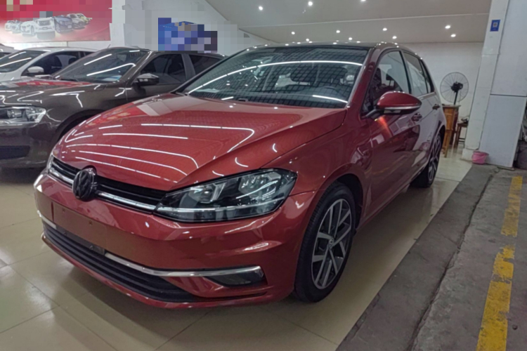 Volkswagen Golf 2020 car image #2