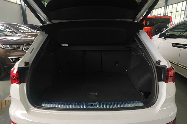 Audi Q3 2024 car image #19