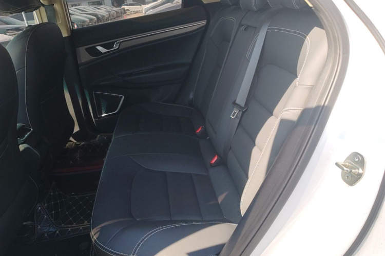 GEELY Emgrand GS 2018 immagine di auto #17