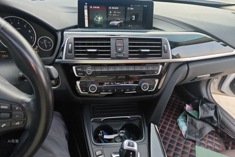BMW 3 Series 2019 car image #15