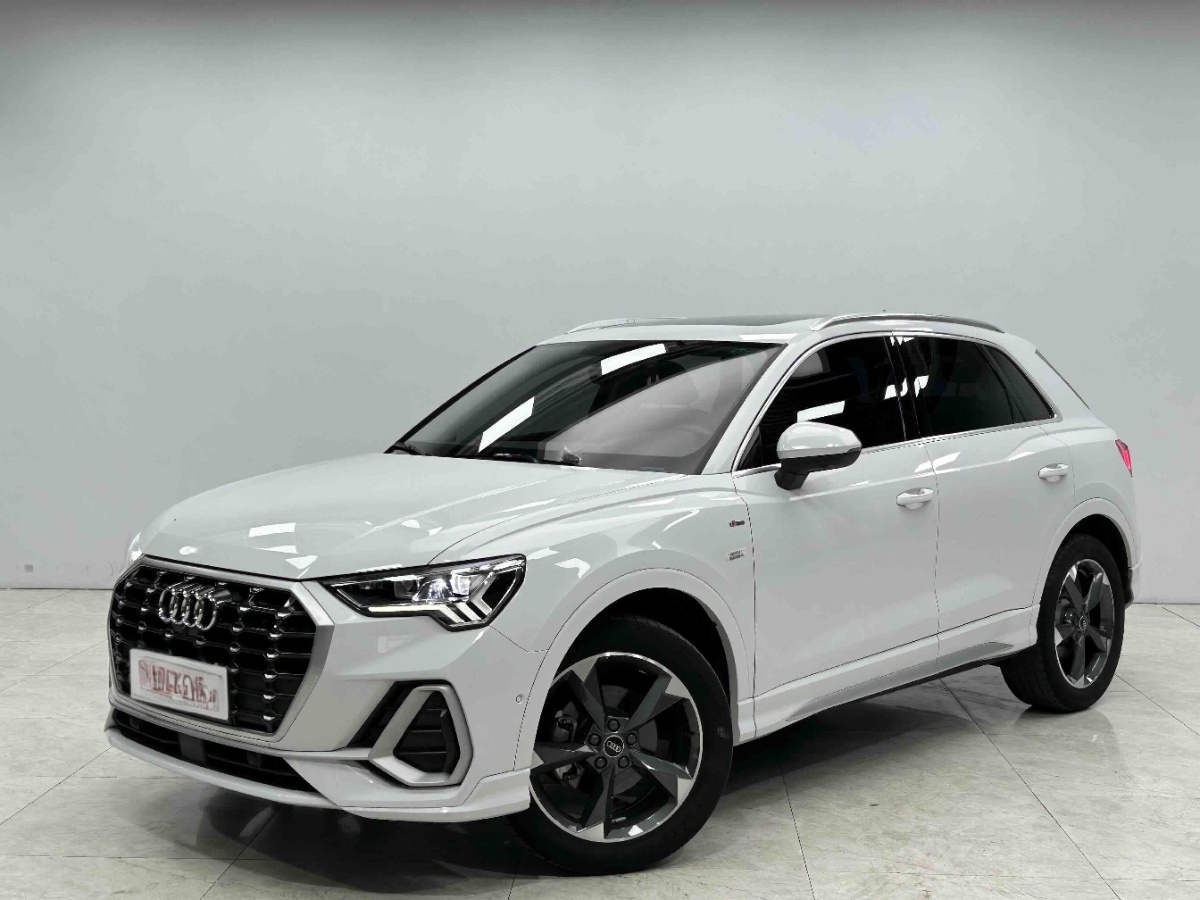 Audi Q3 2022 car image 