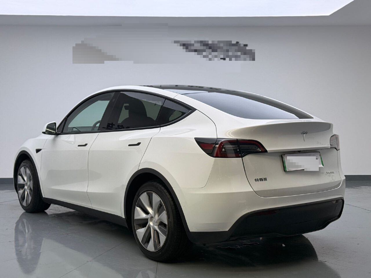 Tesla Model Y 2023 car image #5