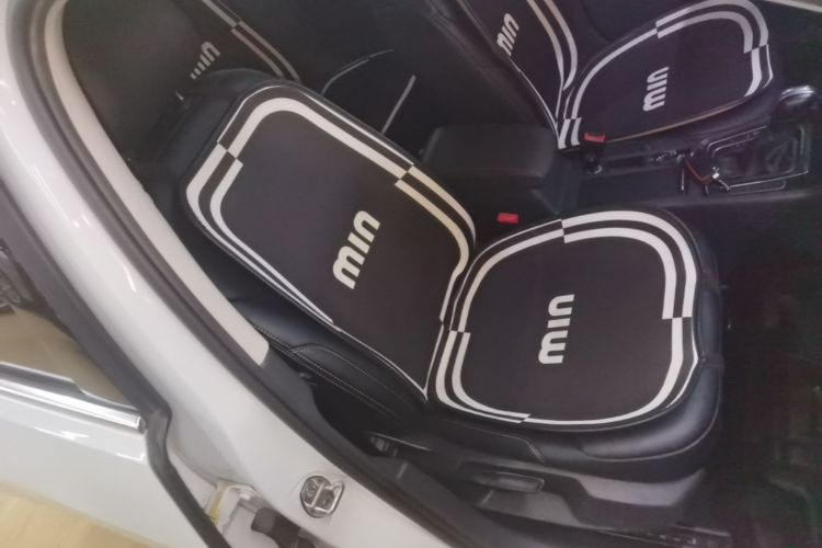 Volkswagen Golf 2018 car image #24