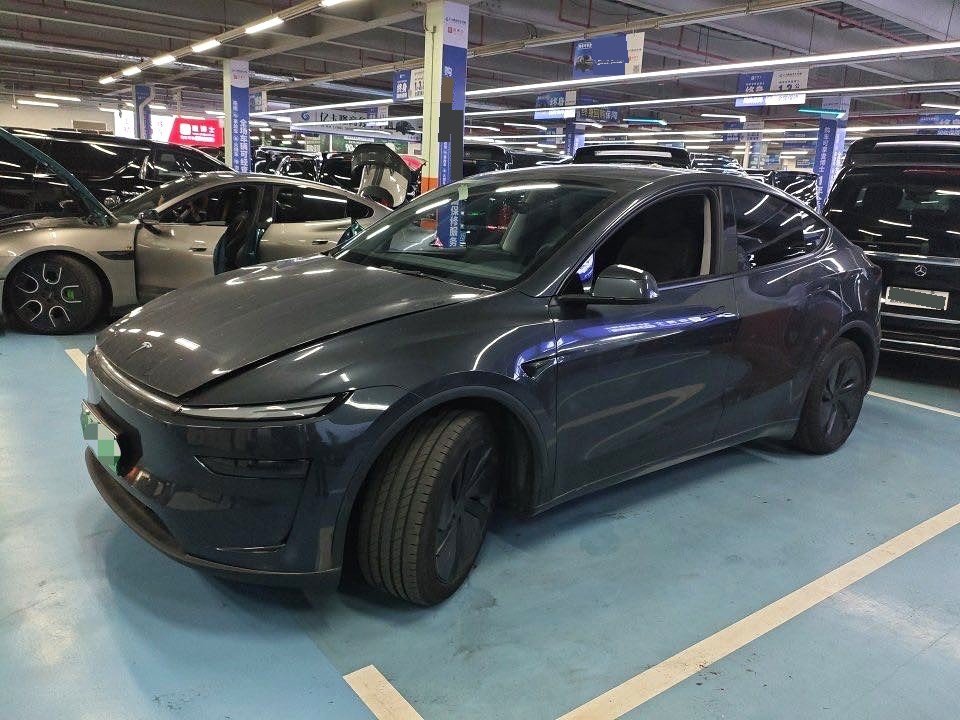 Tesla Model Y 2025 Tesla Model Y 2025 car image