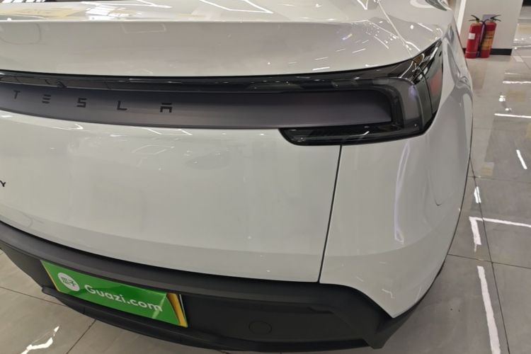 Tesla Model Y 2026 #8 Tesla Model Y 2026 immagine di auto #8