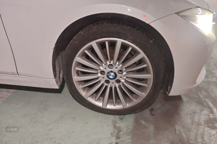 BMW 3 Series 2018 car image #9