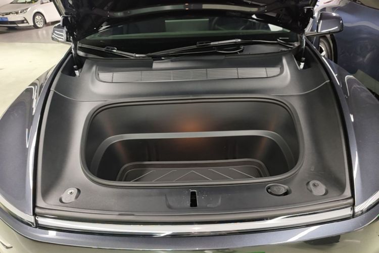Tesla Model Y 2025 #22 Tesla Model Y 2025 car image #22