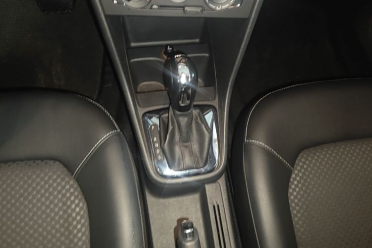 Volkswagen Santana 2015 car image #14