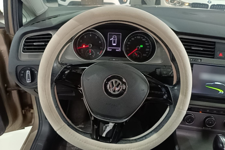 Volkswagen Golf 2016 car image #11