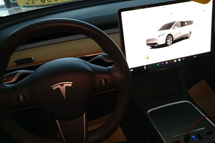 Tesla Model Y 2011 #18 Tesla Model Y 2011 immagine di auto #18