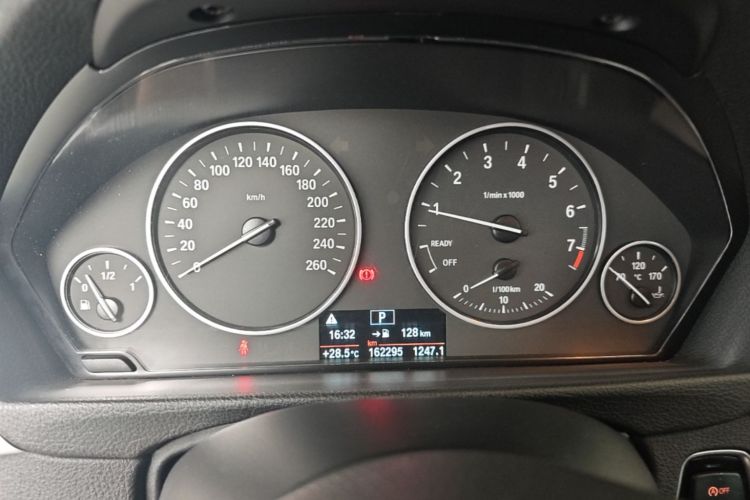BMW 3 Series 2015 #16 BMW 3 Series 2015 car image #16