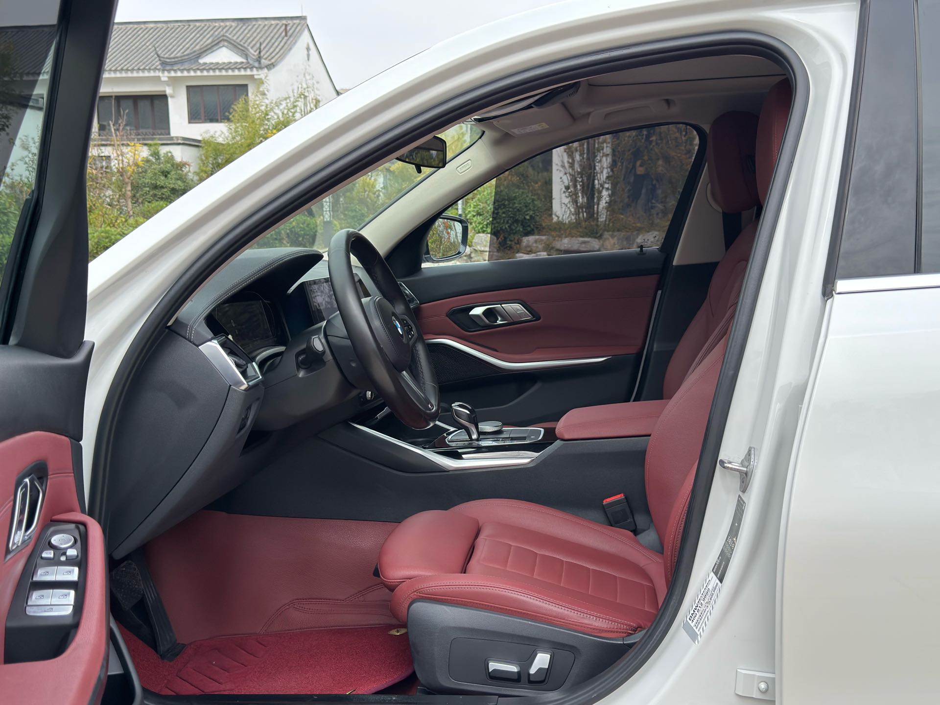 BMW 3 Series 2021 immagine di auto #3