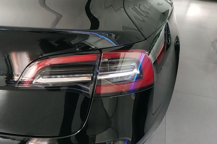 Tesla Model 3 2021 car image #8