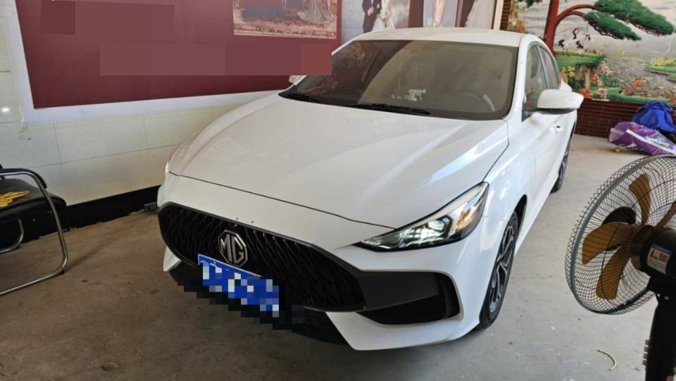 MG 5 2024 immagine di auto 