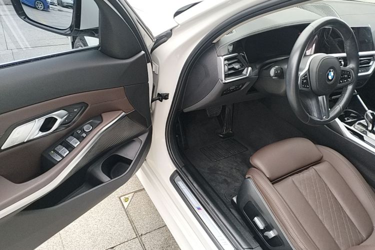 BMW 3 Series 2022 #12 BMW 3 Series 2022 car image #12