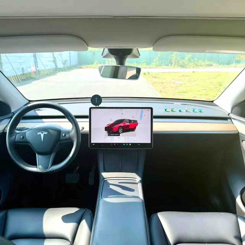 Tesla Model Y 2022 صورة سيارة #4