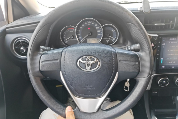 Toyota Corolla 2017 car image #15